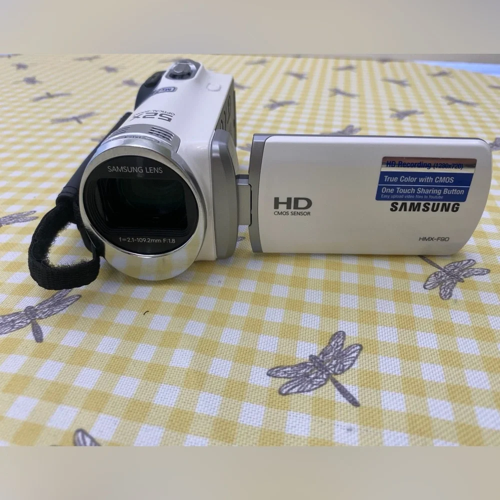 Samsung White 52x Zoom High Definition Handheld Camera/Camcorder HMX-F90